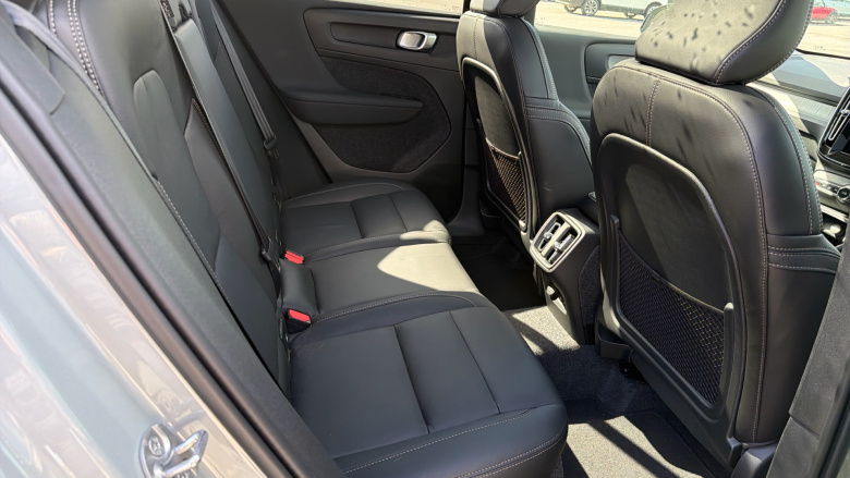 Volvo XC40 2.0 B4P Ultra Dark 5dr Auto Petrol Estate